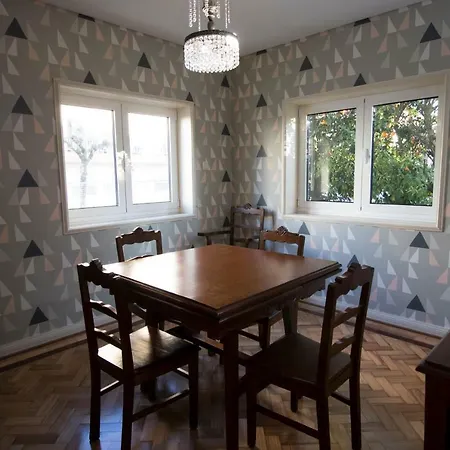 Alloggio in famiglia 70s House By Capicua *